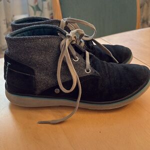 Cushe Manuka Lite Chukka Desert Lace-up shoes. Size 7